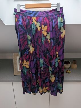 Vintage Floral Pleated Midi Skirt